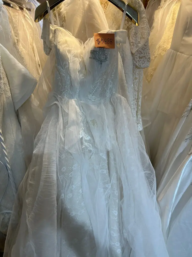 雪絨蕾絲無肩婚紗